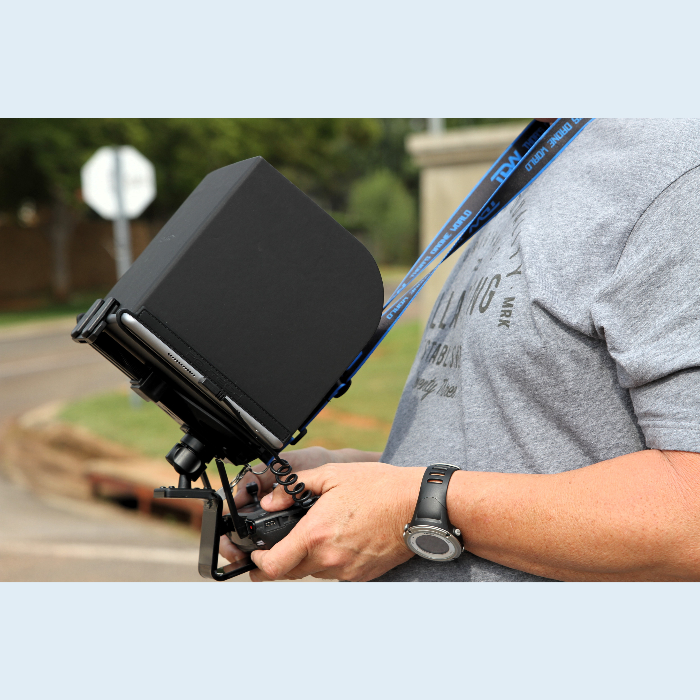 PGYTECH L168 Monitor Hood for 7.9" iPads/tablets