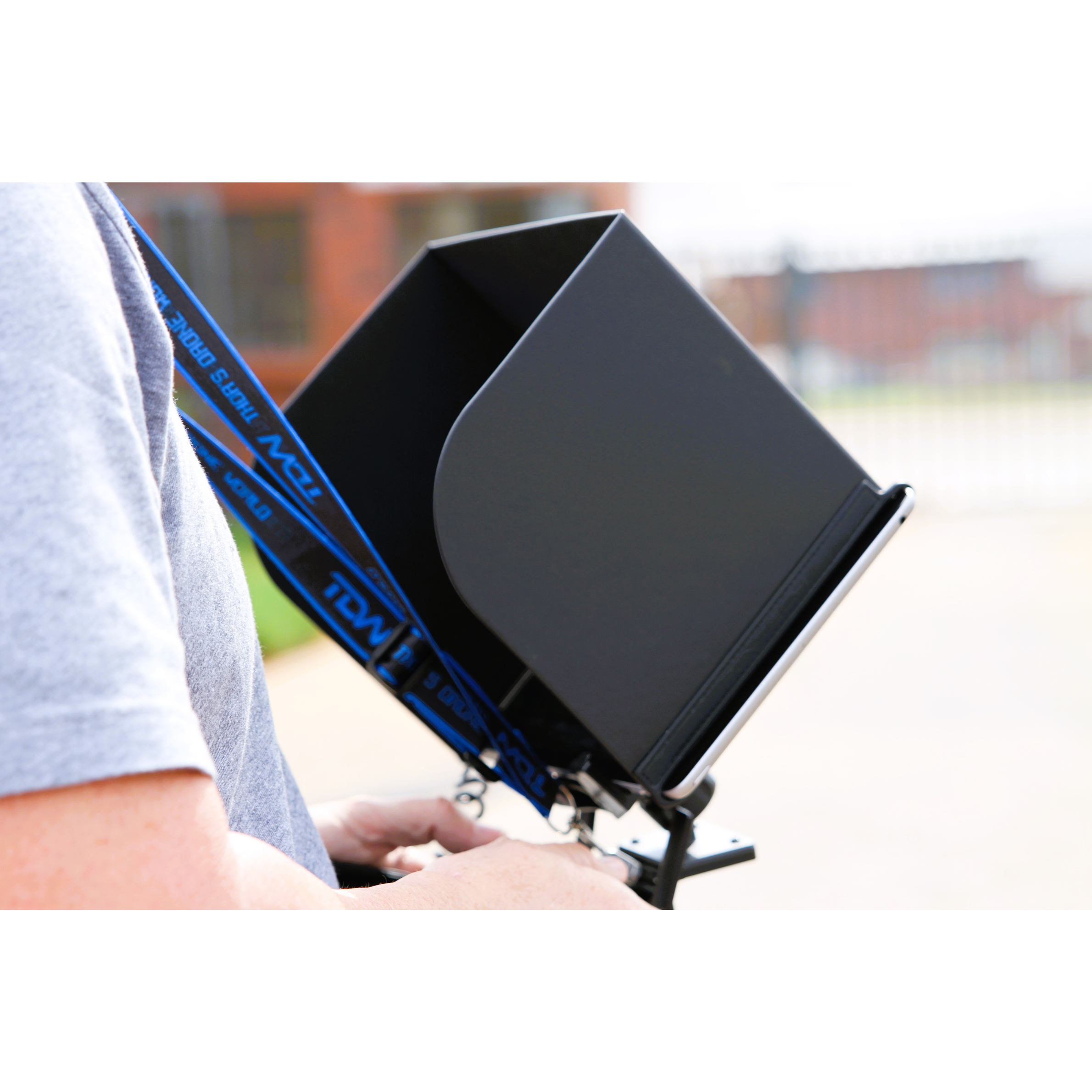 PGYTECH L200 Monitor Hood for 9.7" iPads/tablets (2 pack)